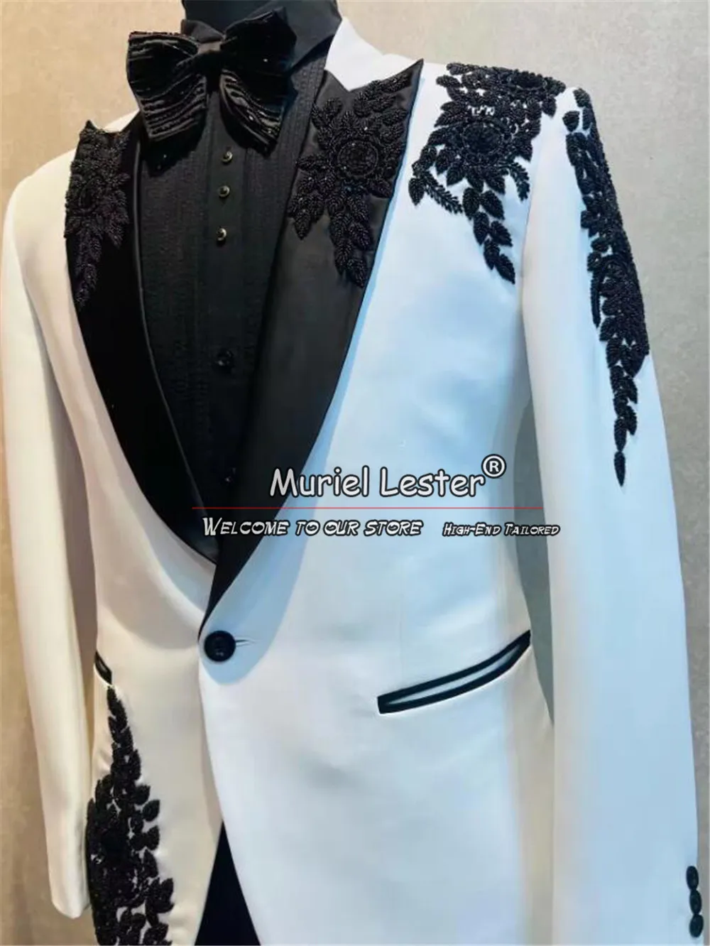 Italian Design White Suits With Black Lapel Crystals Beaded Blazer Pants 2 Pieces Groom Wedding Tuxedo Business Dress Customized