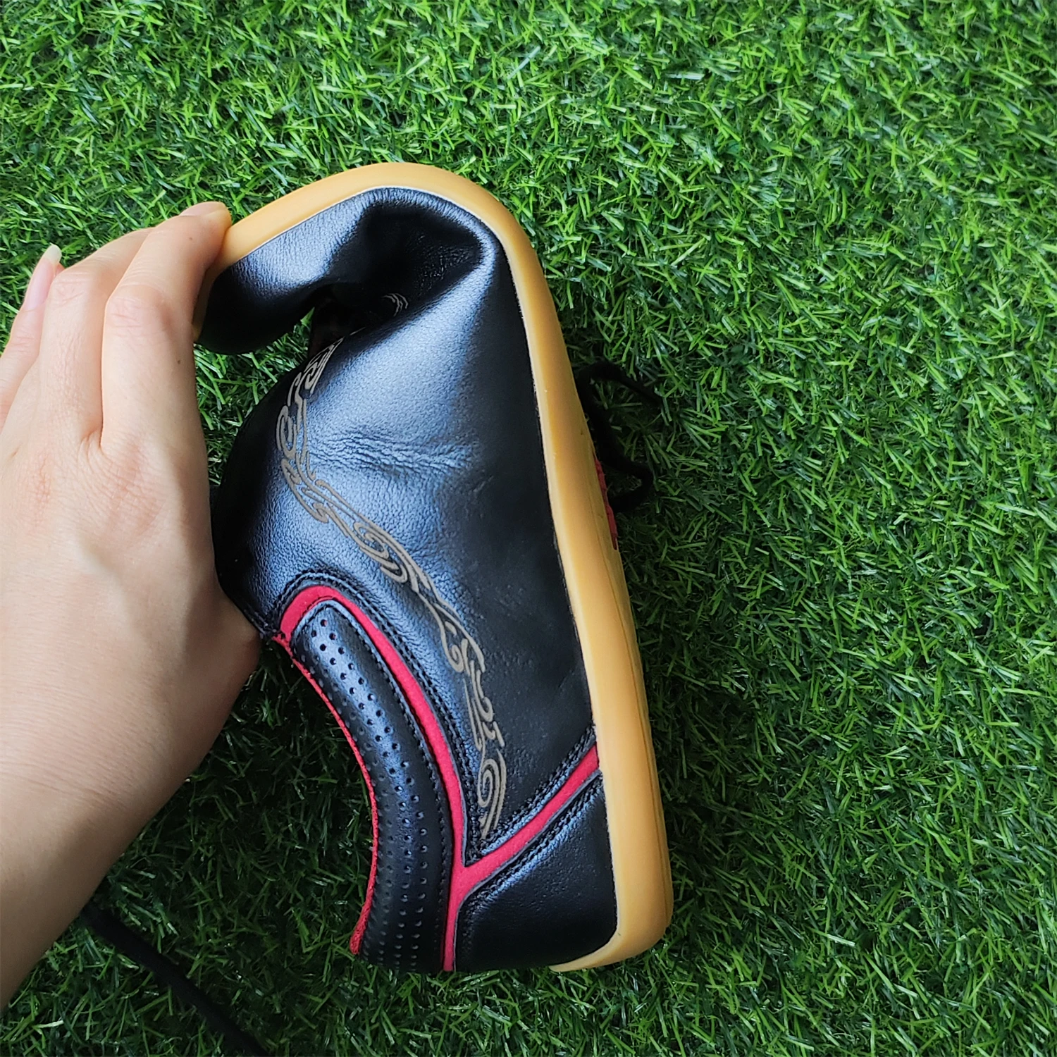 Genuine Leather Kung Fu Tai Chi Shoes Martial Art Shoes Sneakers Soft Cowhide Classic Pattern Free Flexible Sole Men Women