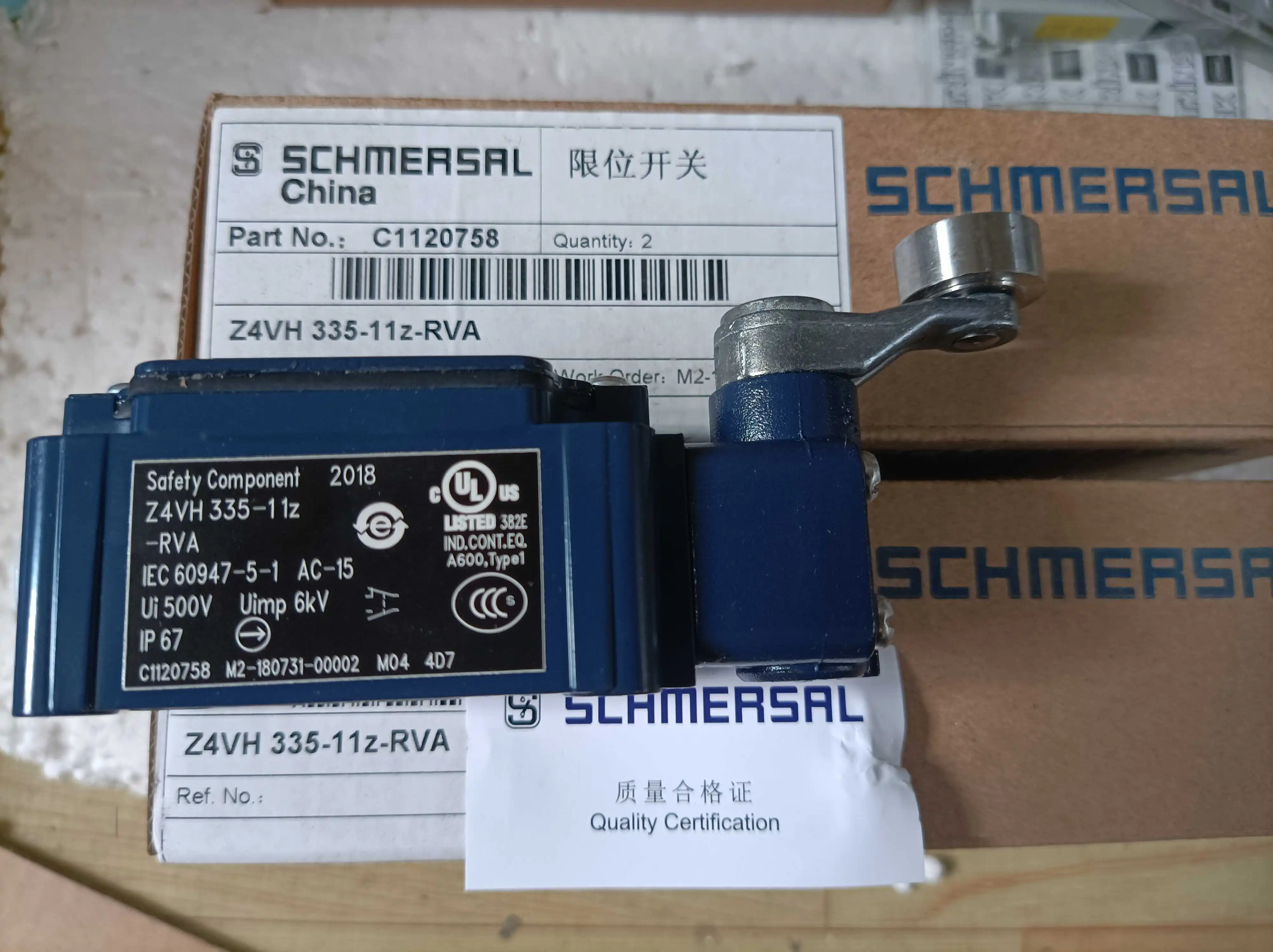 

New original SCHMERSAL Limit switch Z4VH 335-11Z-RVA