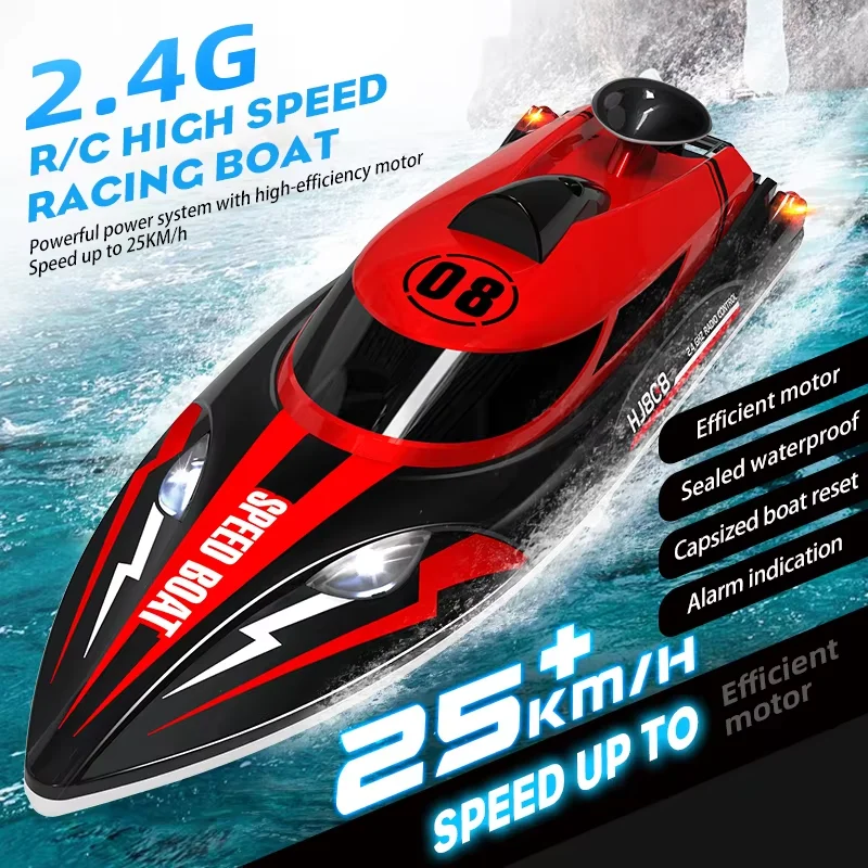 Bateau télécommandé haute vitesse 25 km/h en virage, gerbe d'eau et système de refroidissement visible.