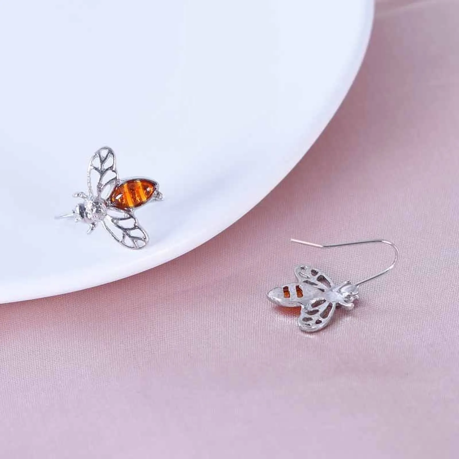 Fashion Retro Little Bee Stud Earrings Amber Bee Earrings Exquisite Jewelry Valentine'S Gift Boucle D’Oreilles Acier Inoxydable 3