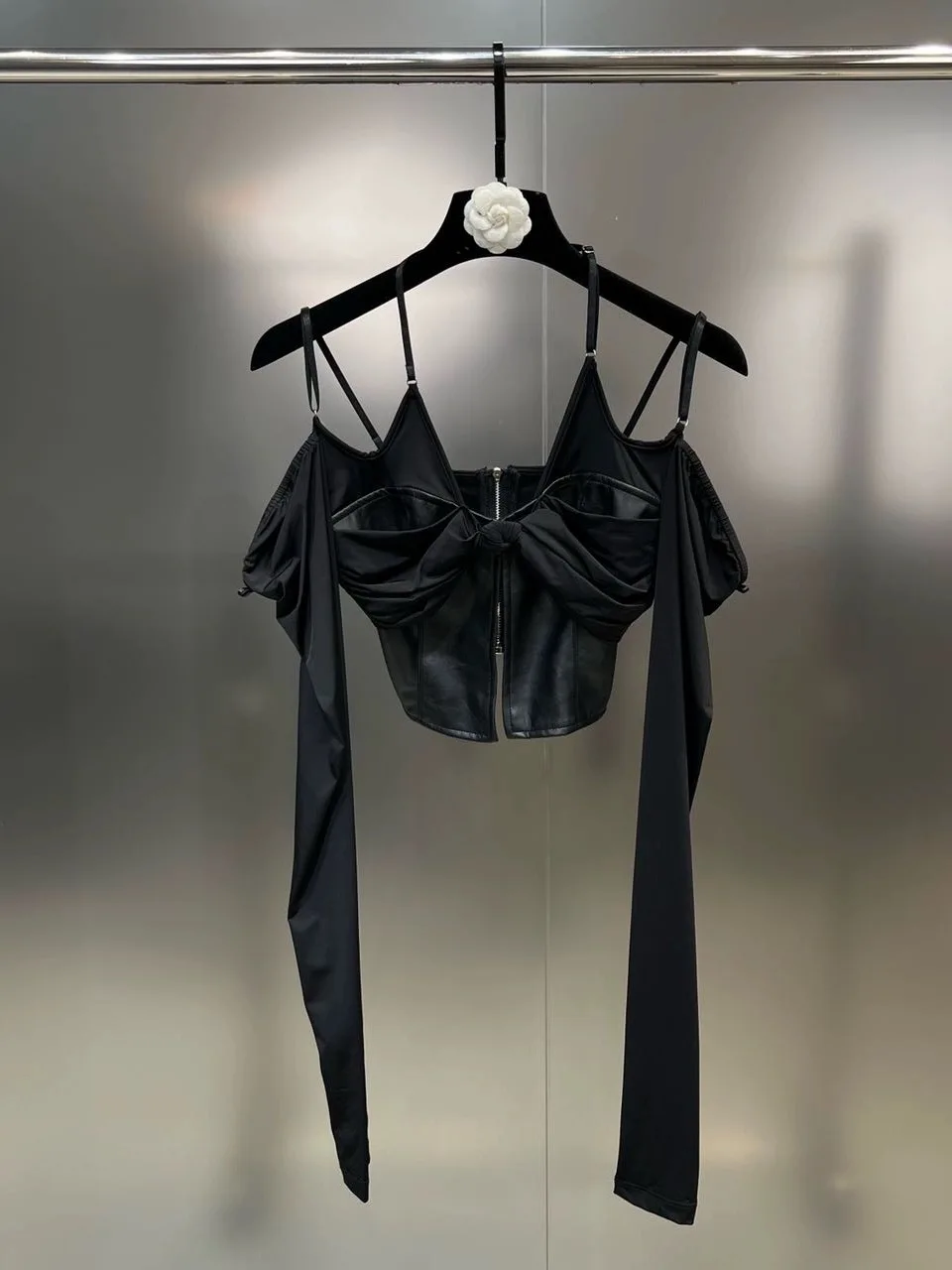 

Летние дизайнерские рубашки из искусственной кожи с открытыми плечами и длинным рукавом