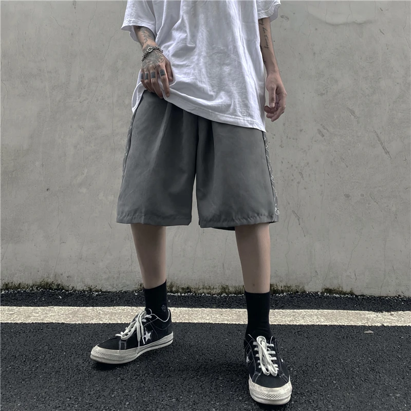 Vintage streetwear fish print elastic waist loose outer wear mens shorts knee length new summer casual couple five-point shorts