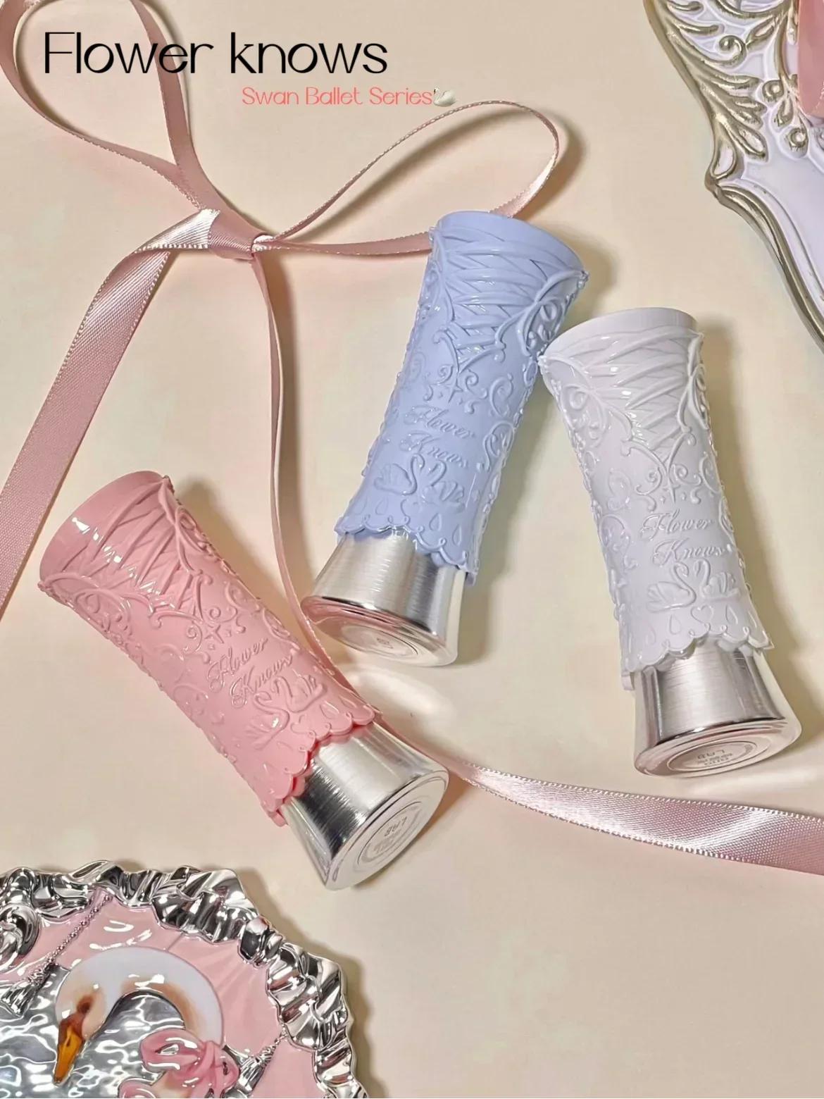 

Flower Knows Swan Ballet Jelly Pink Mirror Shiny Lip Gloss Solid Lip Glaze Crystal Transparent Moisturising Lipstick Cosmetics