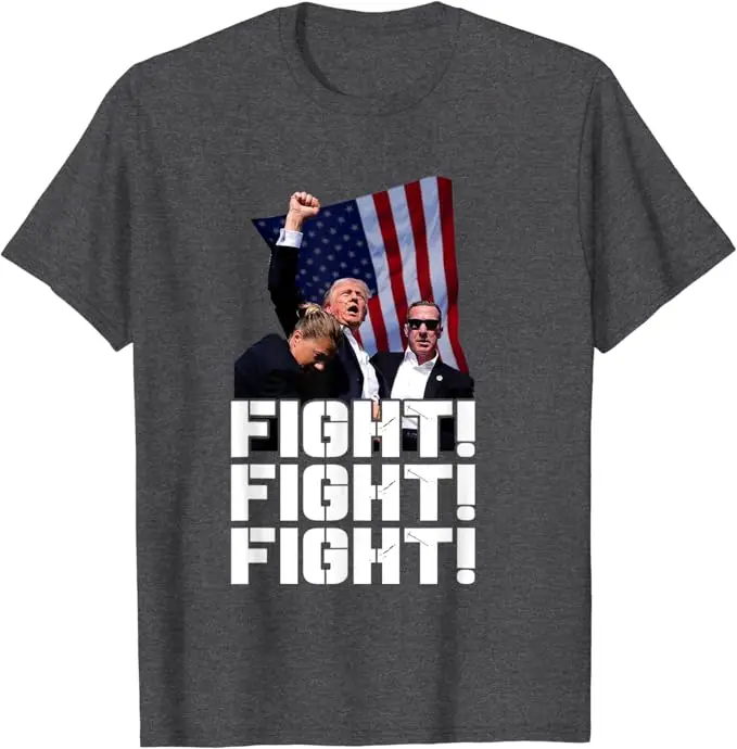 thumbnail image 1 of Dios está de nuestro lado Foto del presidente Trump después del tiroteo en su mitin Camiseta Nunca te rindas Campaña de lucha a favor de Trump, 1 of 3