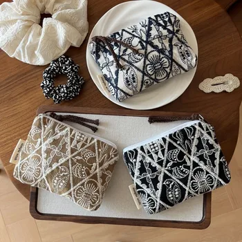 Handmade Cotton Linen Embroidered Coin Purse Bohemian Vintage Canvas Mini Organizer Pouch for Earphones Lipstick Keychain