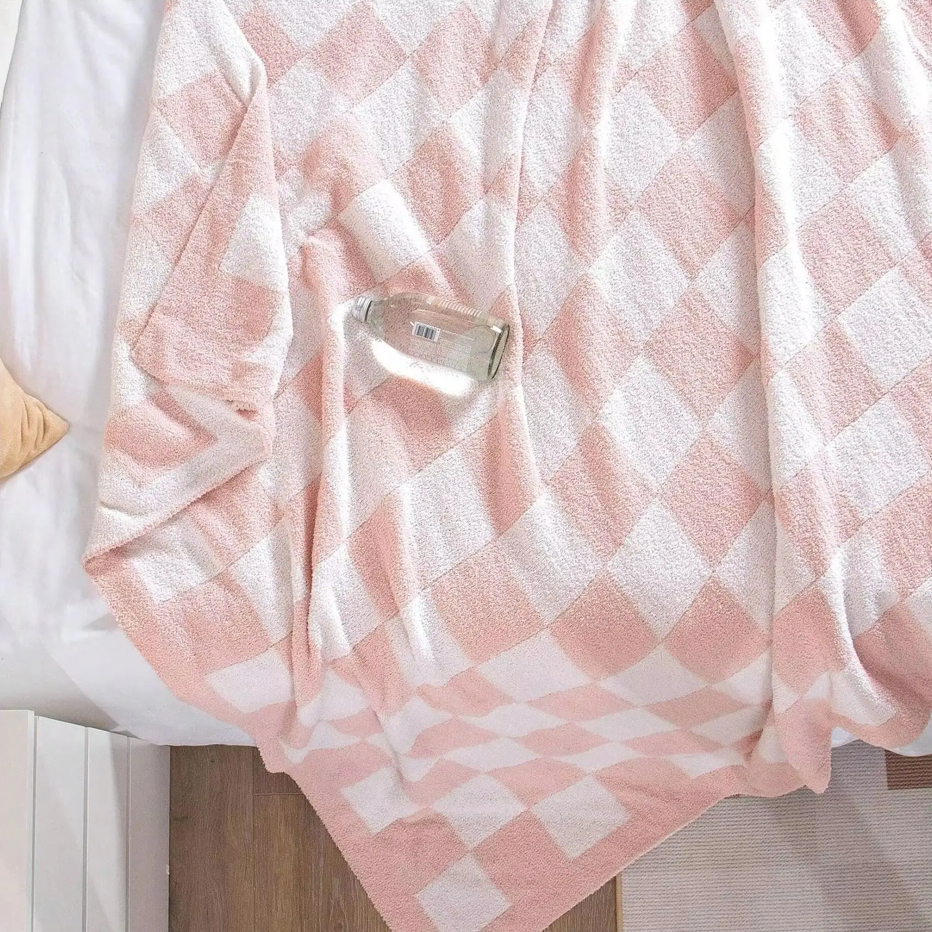 Cozy Pink White Plaid Plush Throw Blanket - Super Soft & Warm