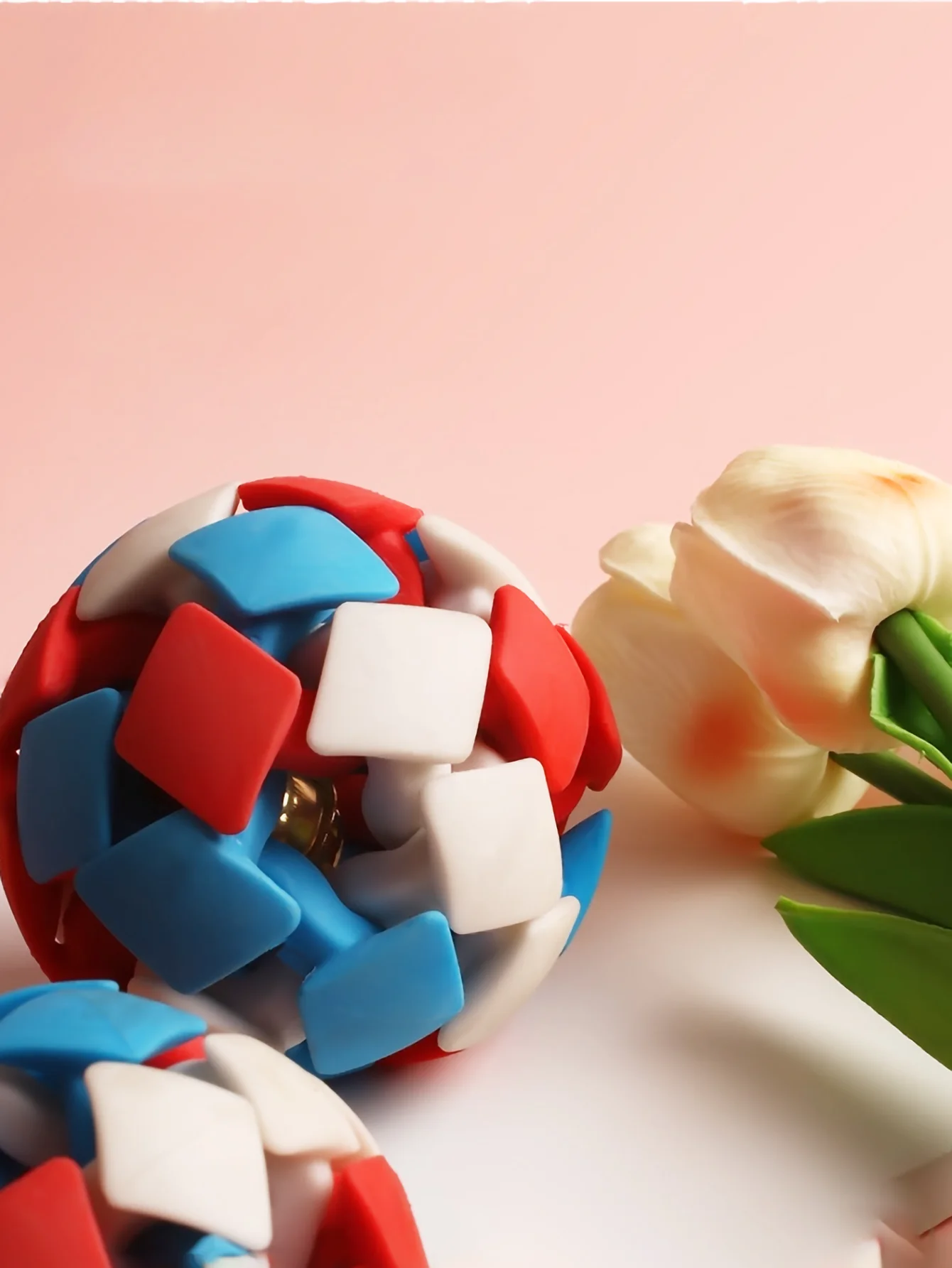 1pc-Interactive pet toy with colorful bell shaped balls and durable diamond shaped balls that can produce sound-random color