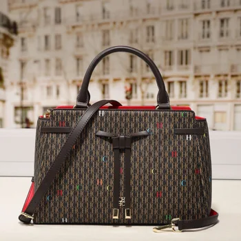 Borsa Tote CH con Motivo Goffrato e Fiocco, Design Versatile a Tracolla e a Mano, per il Pendolarismo Quotidiano, Nuova Borsa 2026