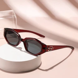 Polygon Retro Sunglasses - Chic Small Square Frame with Slimming Effect (Red)