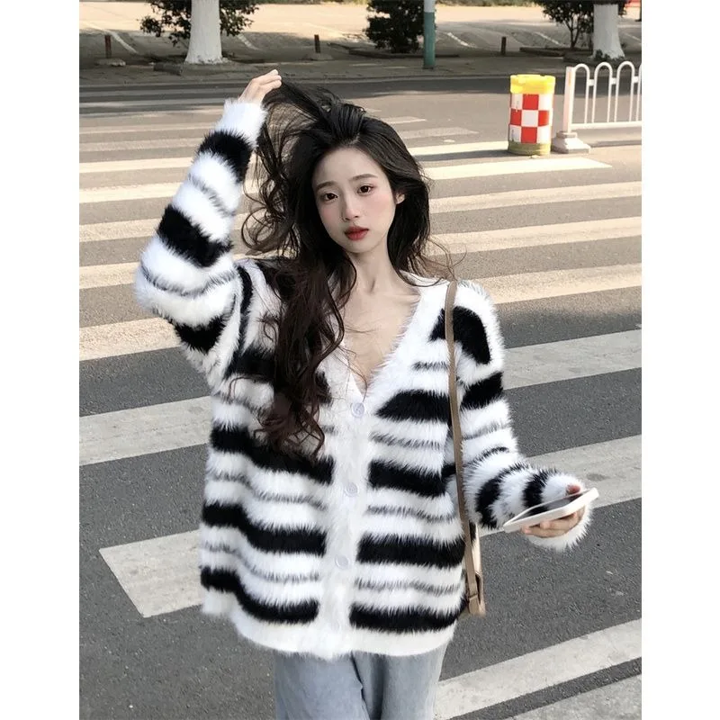 

Black and white striped mink plush sweater cardigan women autumn and winter V-neck loose small fragrant knit cardigan female top