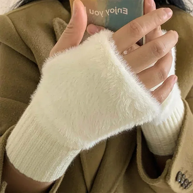 Women's Luxury White Plush Mink Fleece Fingerless Gloves