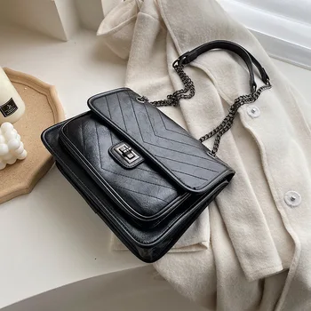 حقيبة كتف من البولي يوريثان متعددة الاستخدامات، حقيبة إبط كلاسيكية أوروبية أمريكية، حقائب كروس أنيقة بإبزيم للنساء لعمال المكاتب 3