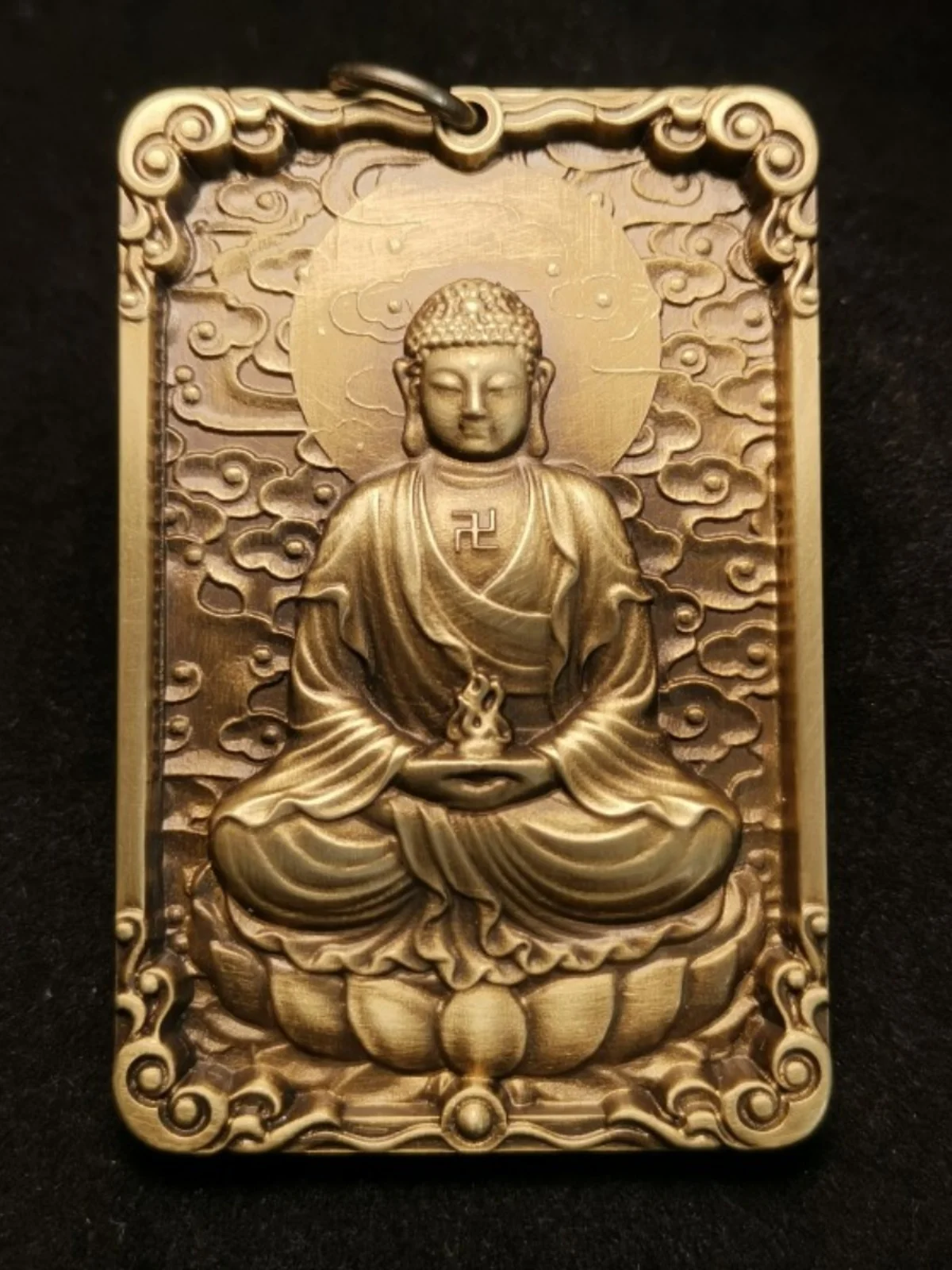 

Sipei copper relief Buddha Buddha Tathagata pure brass carving jewelry retro 4060 solid Buddha pendant ornaments