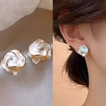 Delicate Camellia Flower Stud Earrings – Unique White Floral Daily Jewelry