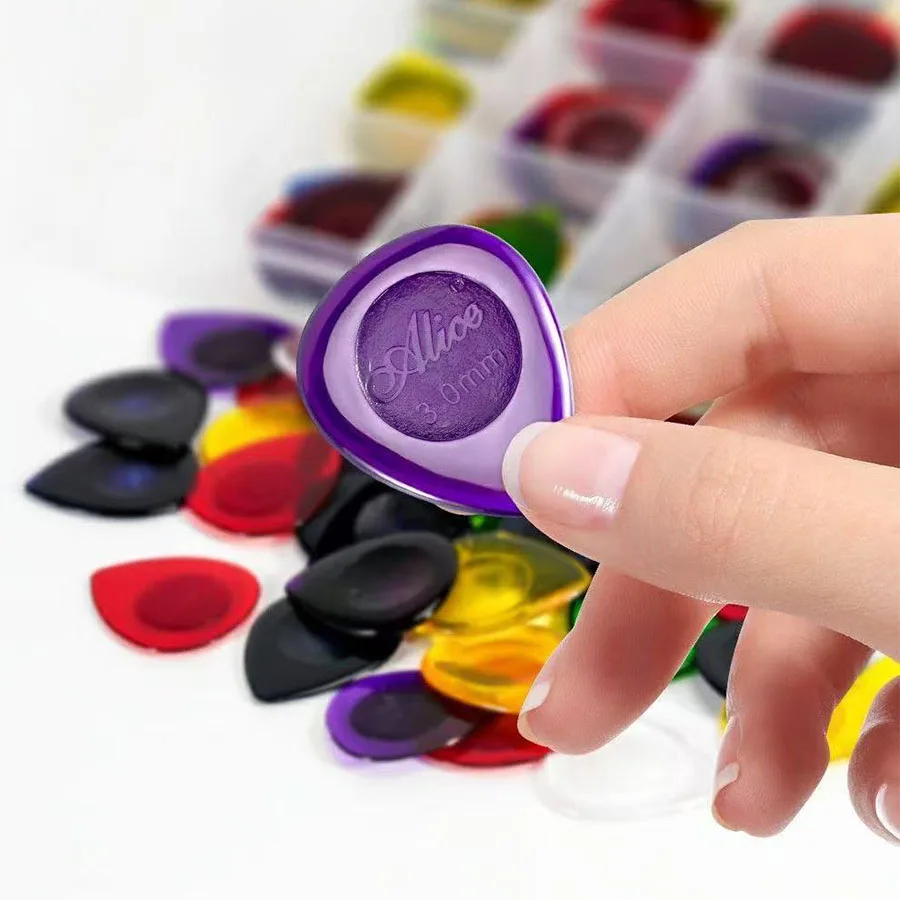 Teardrop Guitar Picks Storage Box Mix Size Non-Slip Raised Surface Pick for Acoustic Guitar Bass Ukulele 5/30pcs