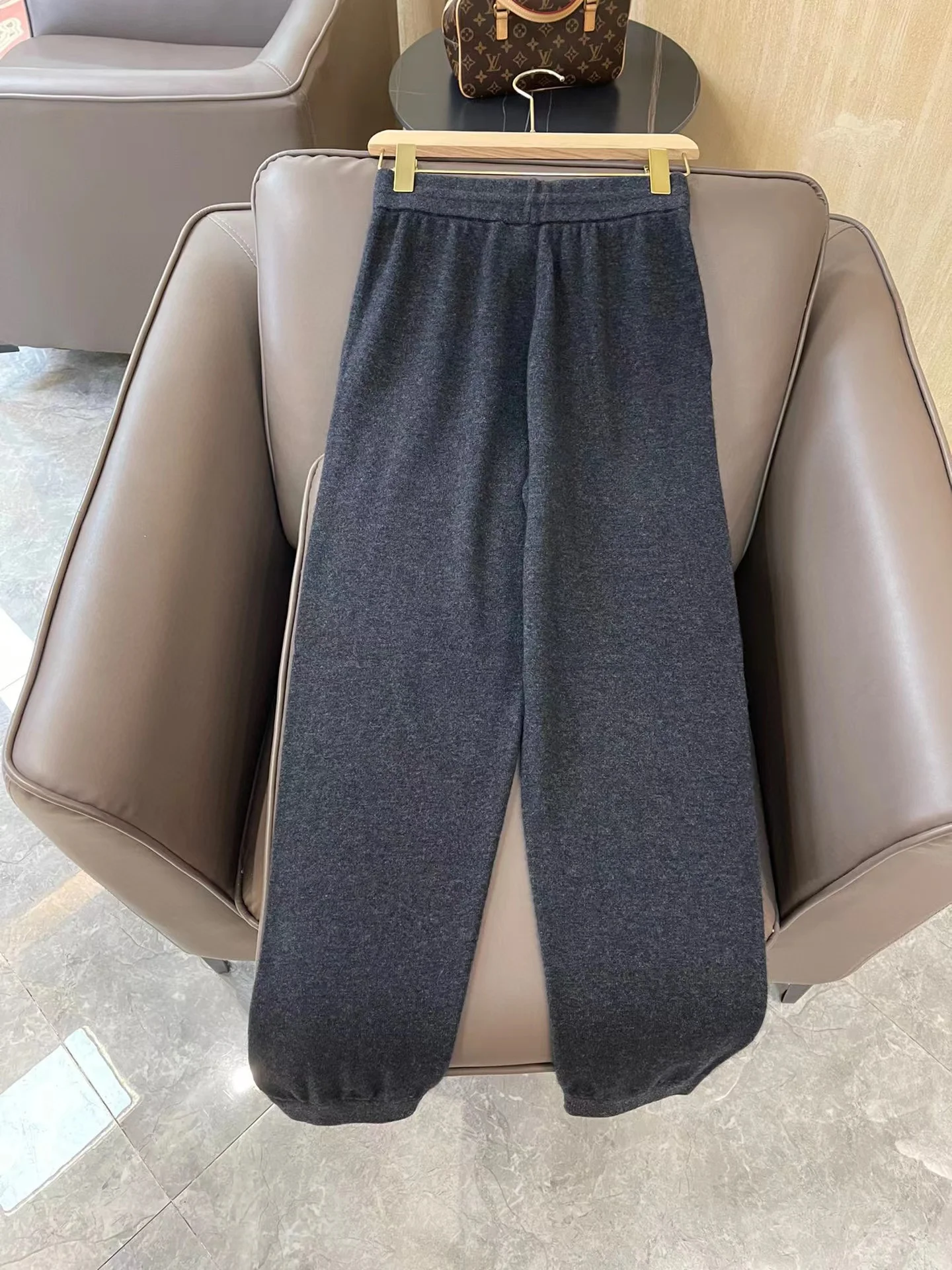 Рисунок 6 - 100% кашемировый трикотажный спортивный