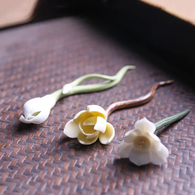 Handmade Ceramic Flower Figurines Boutique Tea Pet Ceramic Decorations For Home Tea Ceremony Ornaments