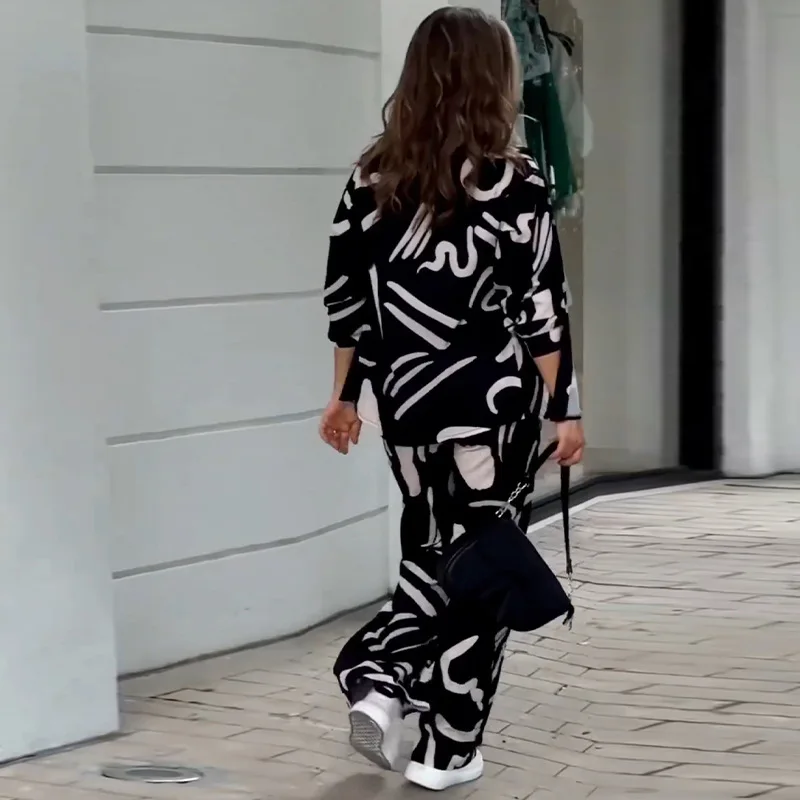 Рисунок 2 - Женский Повседневный костюм для отпуска