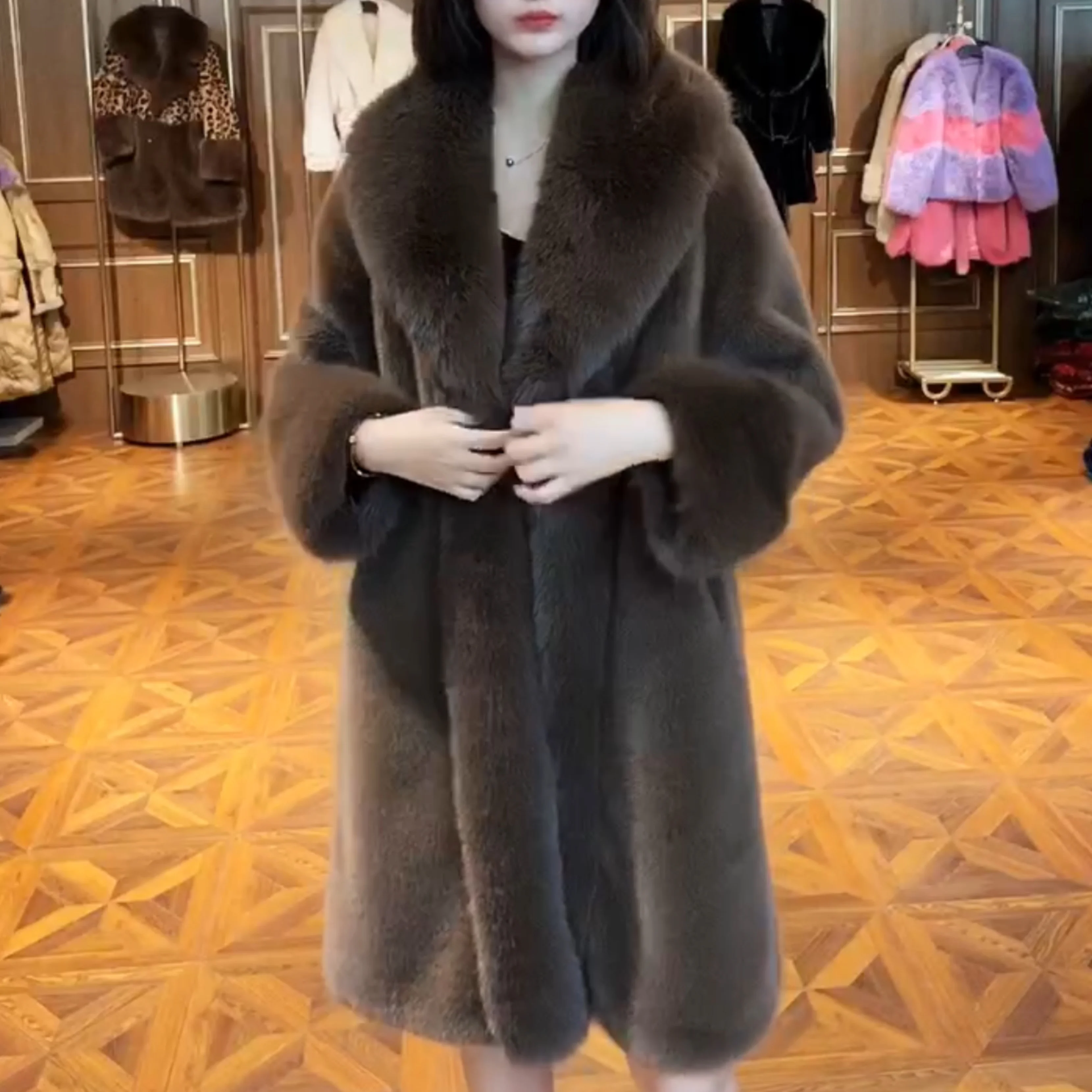 European Fur Long Sleeve Female European Mink Integrated Warm Casual Jacket Winter Fashion Loose Long Sleeves Fur Coats Women