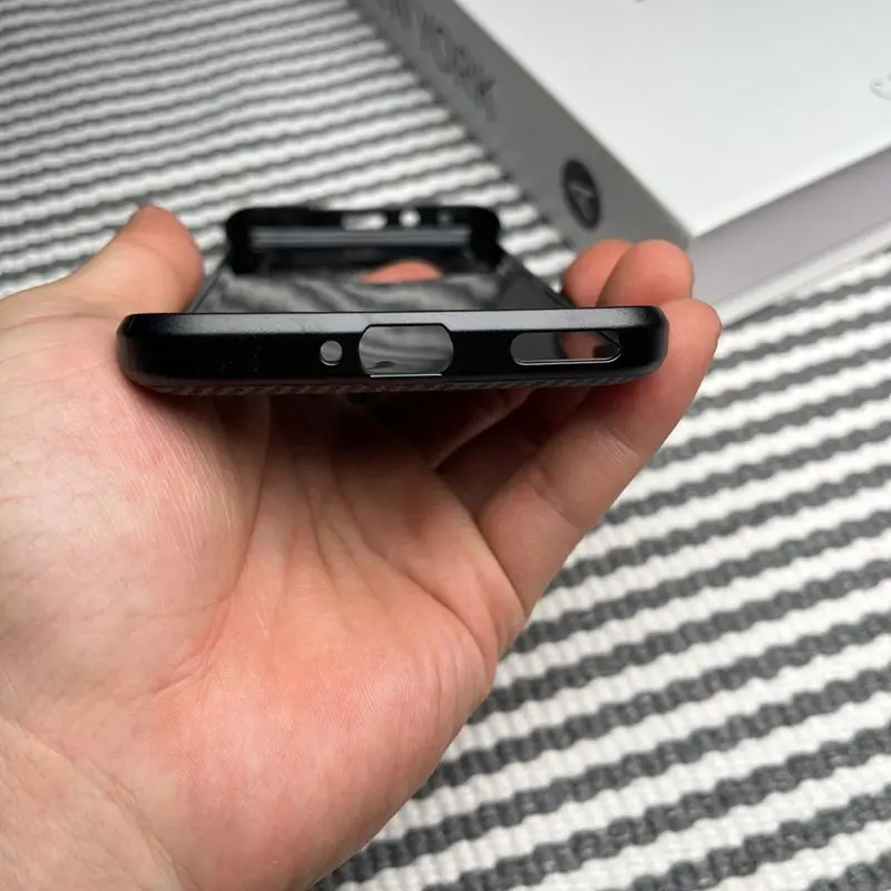 Carbon Fiber Magnetic Wireless Charging Slim Protective Case, Hard Back Cover