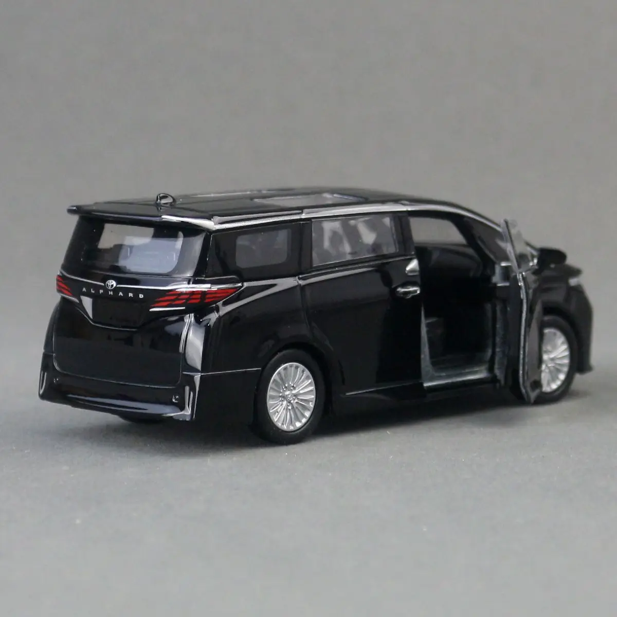 1/36 Toyota Alphard MPV Toy Car For Children Welly Diecast Vehicle Miniature Pull Back Free Wheels Collection Gift For Boys - 4