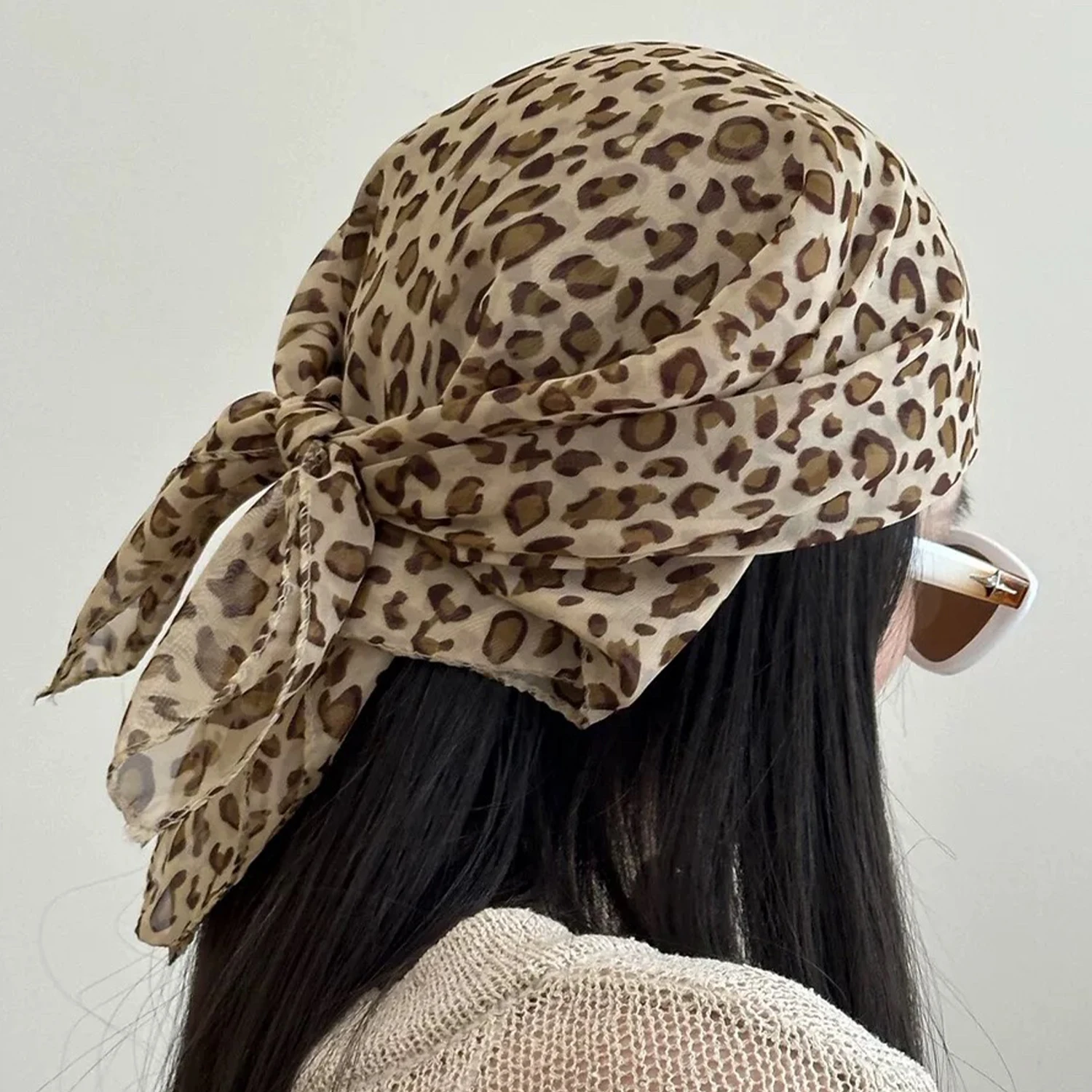 Retro Spice Leopard Headscarf Fashionable Retro Women's High Quality Scarf Elagant Bandana Neck Kerchief Head Bands Perfect Gift 5
