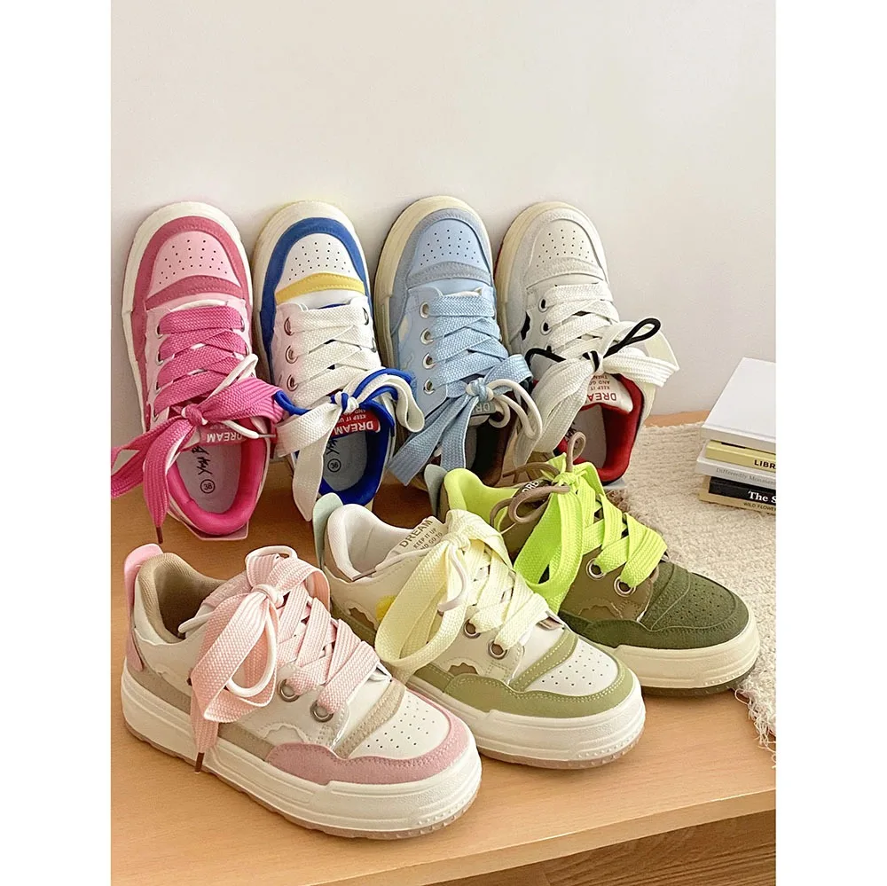 

Thick Soled Silver Board Shoes Spring/summer 2024 Flat Heels Women Casual Shoes Lightweight Bright Colored Women Shoes 24-186