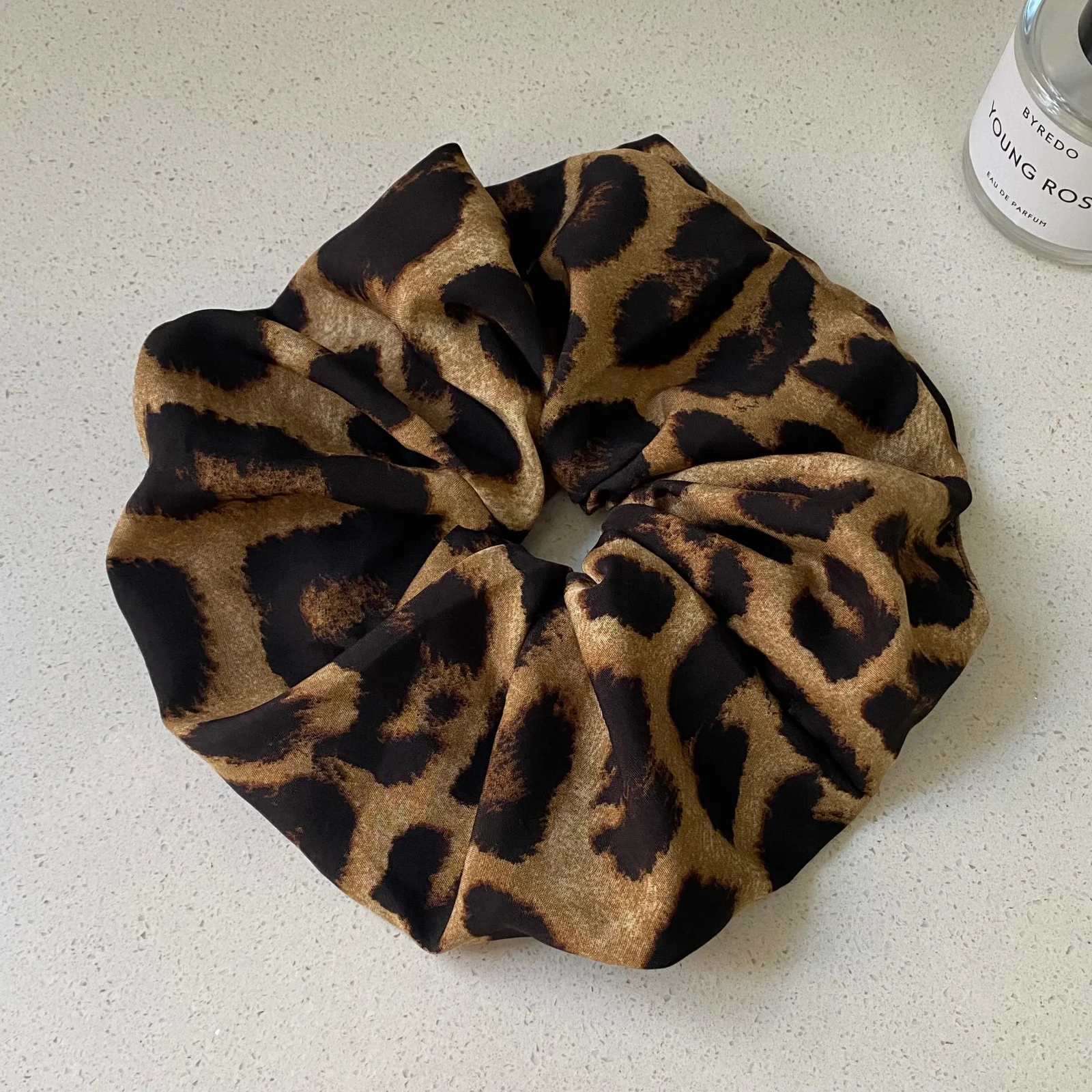 1PCLeopard Print Big Bow Hair Scrunchie, Vintage Satin Hair Tie Hair Accessory For Women Girls Retro Fashion Daily Party Styling