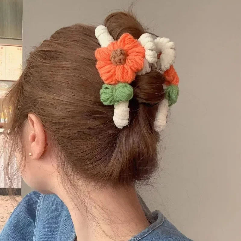 Herbst und Winter Mori Plüsch Gestrickte Blume Greif Clip Weibliche Hai Clip Zurück Kopf Haarnadel Kopfschmuck Haar Clips für Frauen