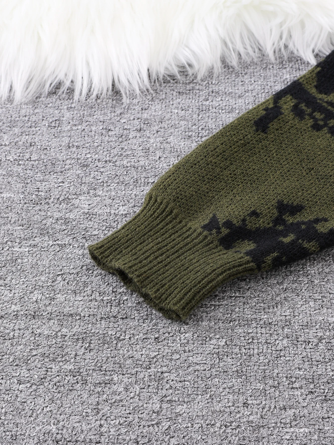 Men’s Abstract Eye Knit Sweater 4