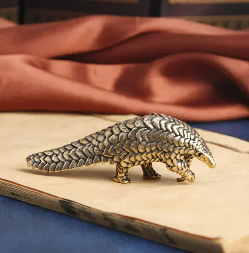 1 Stücke Chinesischen Stil Luxus Hause Ornamente Retro Messing Pangolin Wohnzimmer Geschenk Stall Handwerk Tier Thema Metall Ornamente – Detail 5