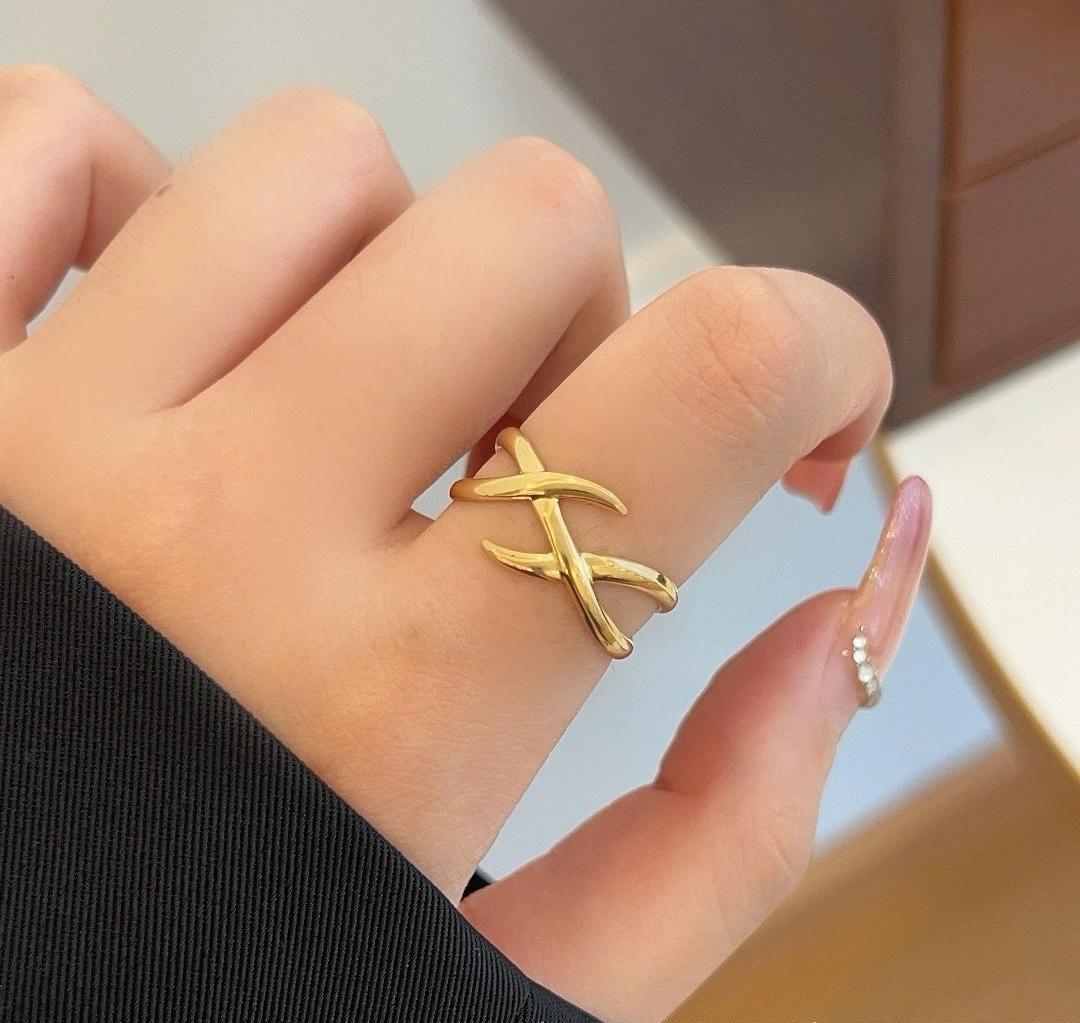 New stainless steel light luxury style Fishbone cross line ring adjustable mouth vintage vacuum electroplating ring for women 2
