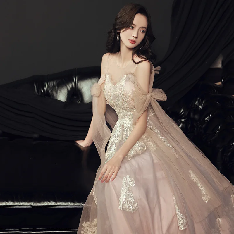 المضيف مساء نمط حزام المشاهير الأميرة وصيفه الشرف...