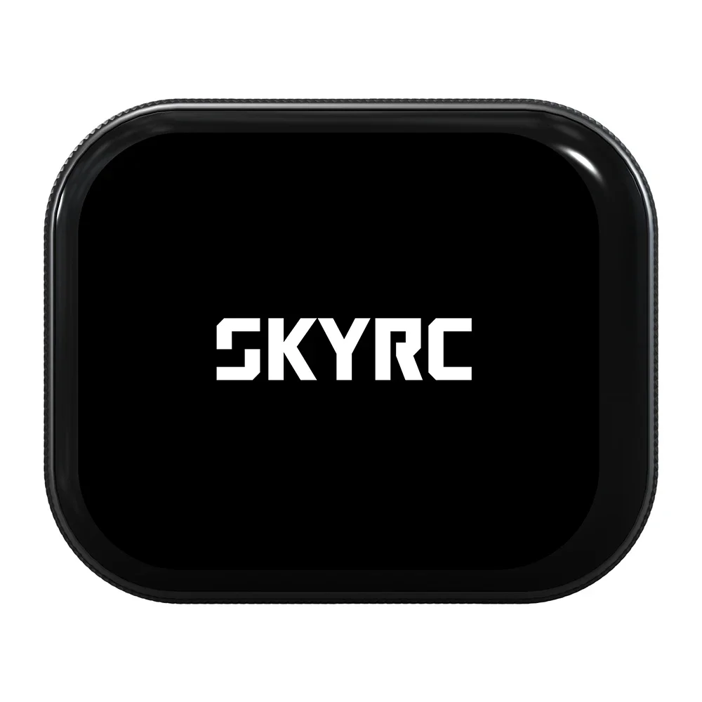 Drone professionnel équipé de la caméra thermique SkyRC ITV500 Mini HeatVision survolant un paysage pour inspection thermique.