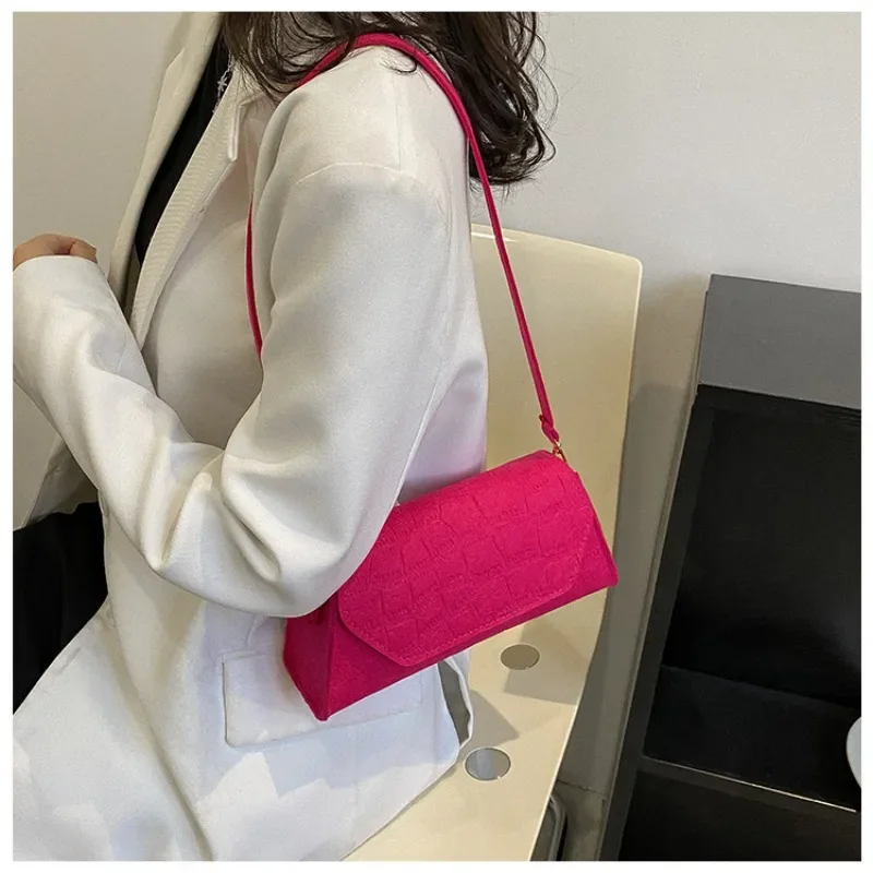 

B Trend New Korean Version of Simple Solid Color Small Square Shoulder Bag Casual Diagonal Bag Underarm Felt Shoulder Bag Female