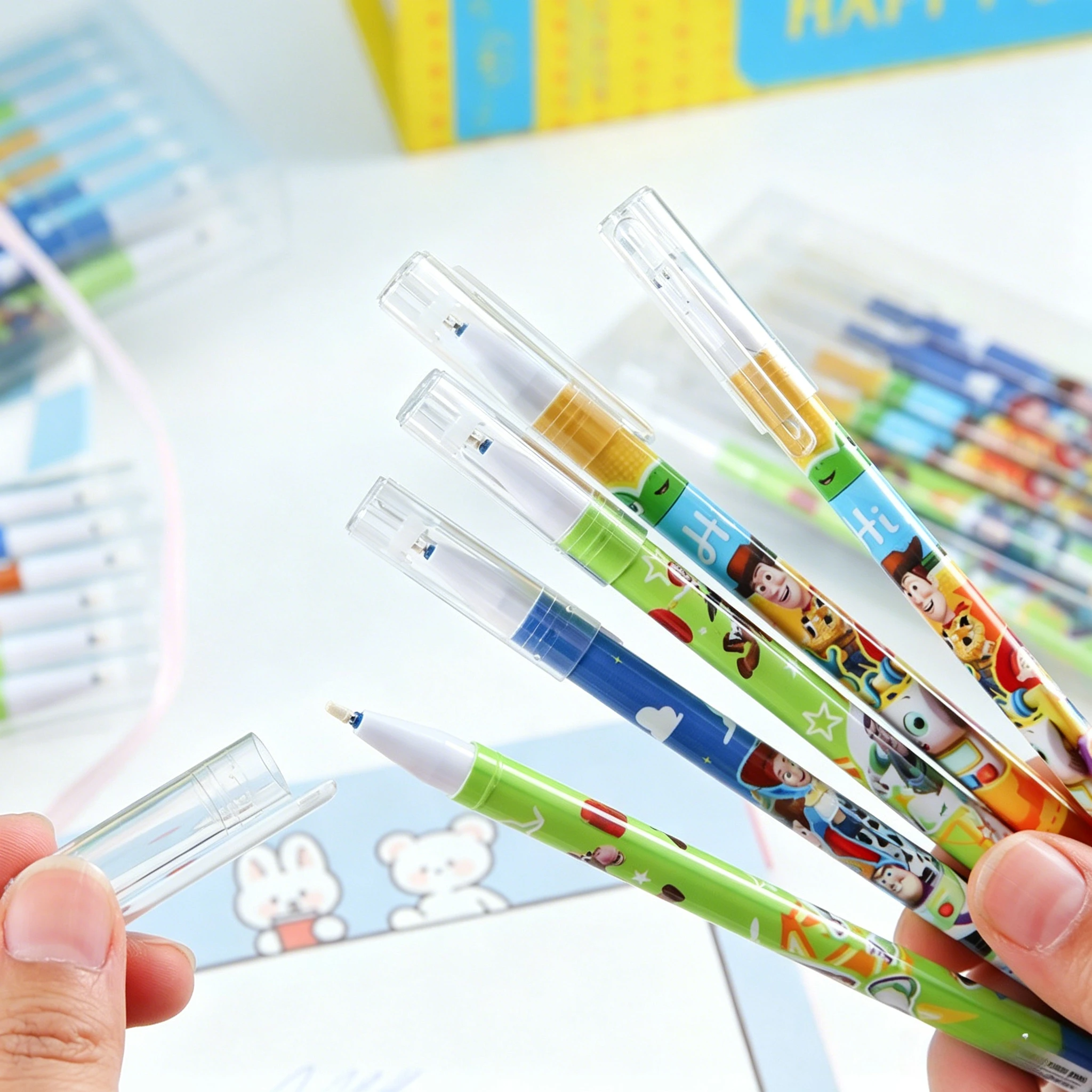 Novità! Set di Penne Toy Story 5, 12/24 Pezzi, Penne Gel Cancellabili con Punta Fine 0.5mm, Inchiostro Blu, Cancelleria per Scuola e Ufficio, Regalo di Compleanno per Studenti - immagine 6