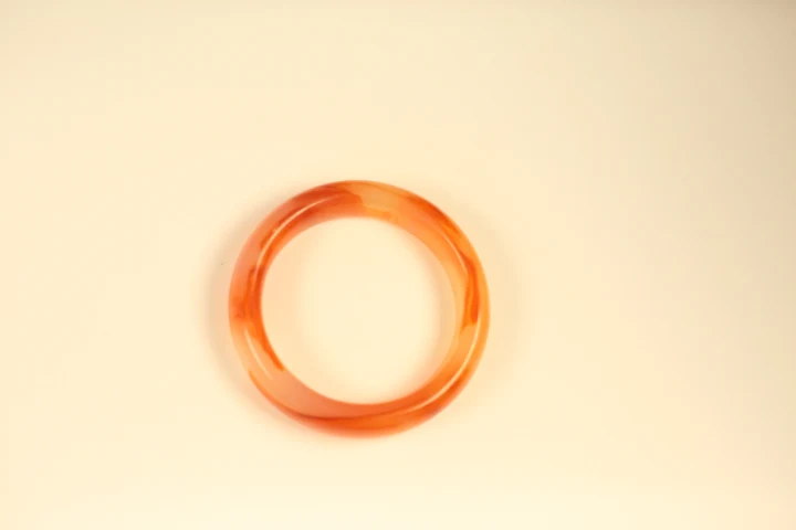 

2023 Chinese traditional jade ware red agate for woman gift
