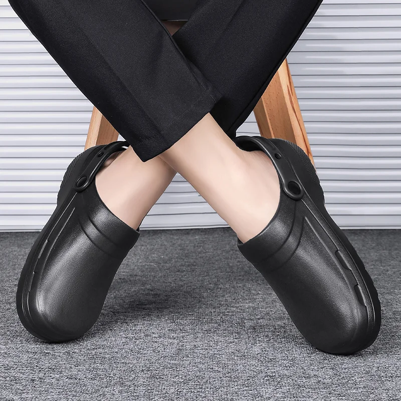 Summer Men Sandals Casual Slippers Waterproof Oilproof nurse Chef shoes Breathable Lightweight Garden Sandals Beach Aqua Shoes