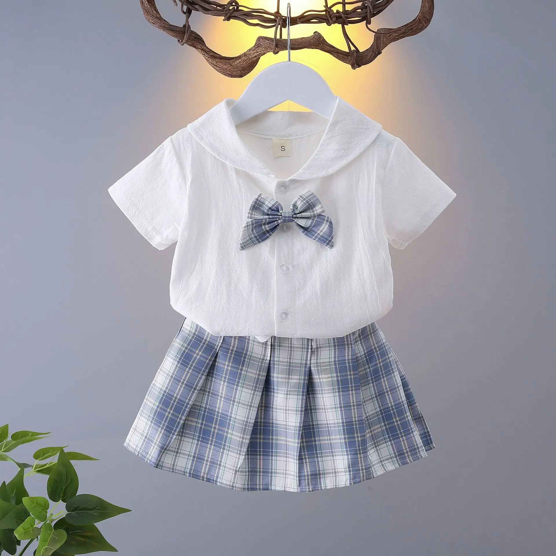 2026 Neues Kinderset für Mädchen, Sommer-Kollektion im Koreanischen Stil, Kurzarm-Oberteil mit Kragen + Karierter Halbrock, 0-10 Jahre