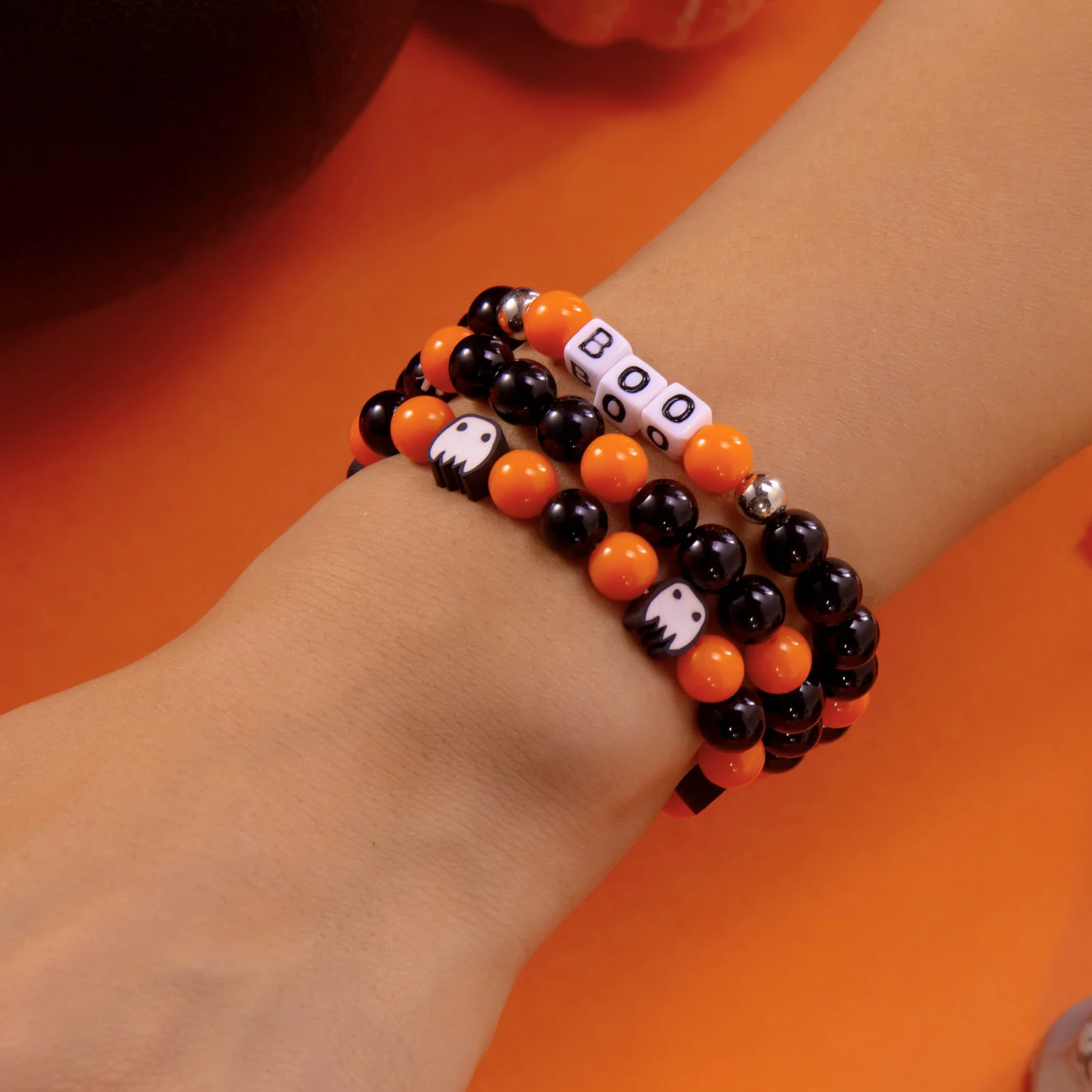 Halloween Skelett Geist Mehrschichtiges gestapeltes Armband-Set für Damen Herren Totenkopf Fledermaus Kürbis Kristall Perlen Schmuck Festival Geschenk – Detail 4