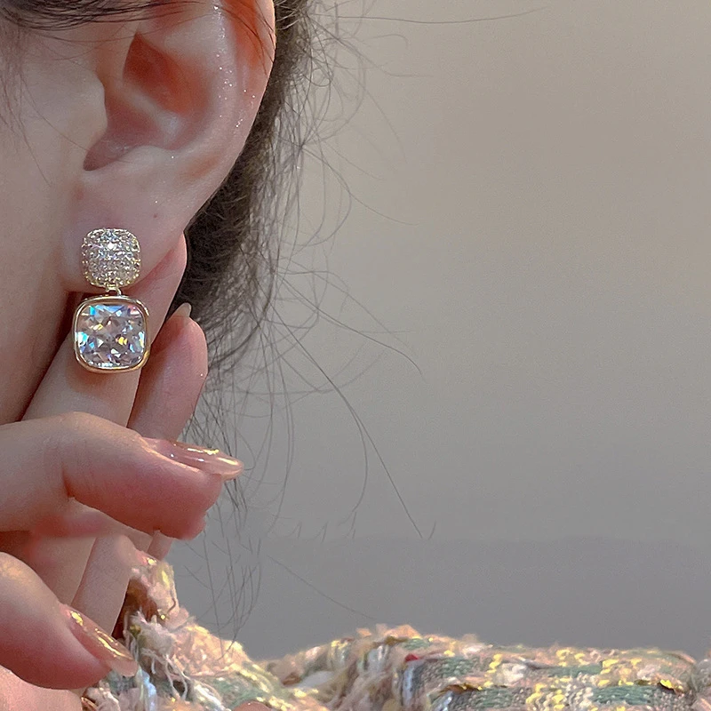 New Korean Heart Pearl Stud Earrings for Women Romantic Light Luxury Exquisite Dangle Earring Retro Wedding Party Jewelry Gifts