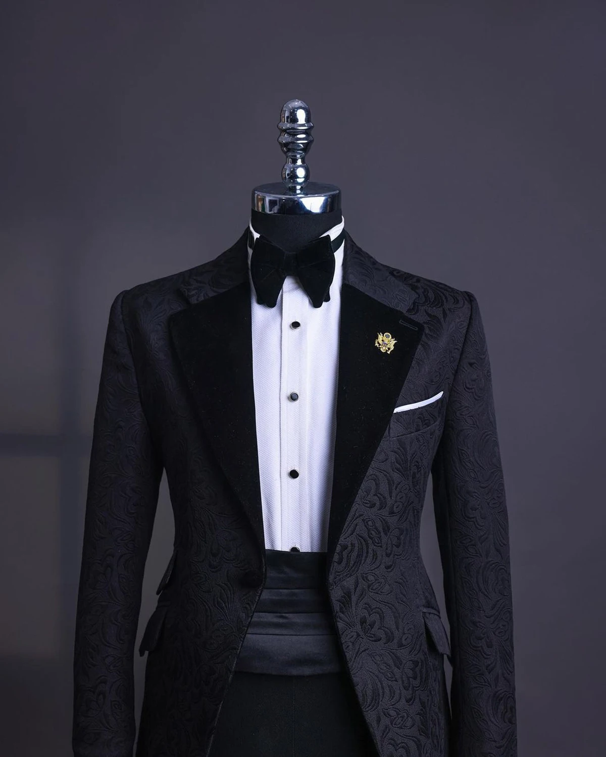 Luxury Jacquard Men's Suits Tailored 2 Pieces Blazer Pants Peaked Velvet Lapel One Button Wedding Slim Custom Made Plus Size