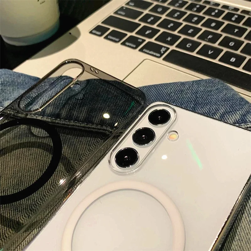 Crystal Clear Magnetic Case with MagSafe Technology
