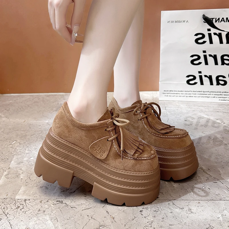 10CM 여성 캐주얼 로퍼 스웨이드 가죽 펌프 태슬 디자인 몽크 슈즈 가을 슬립 온 하이힐 편안한 Chunky 스니커즈
