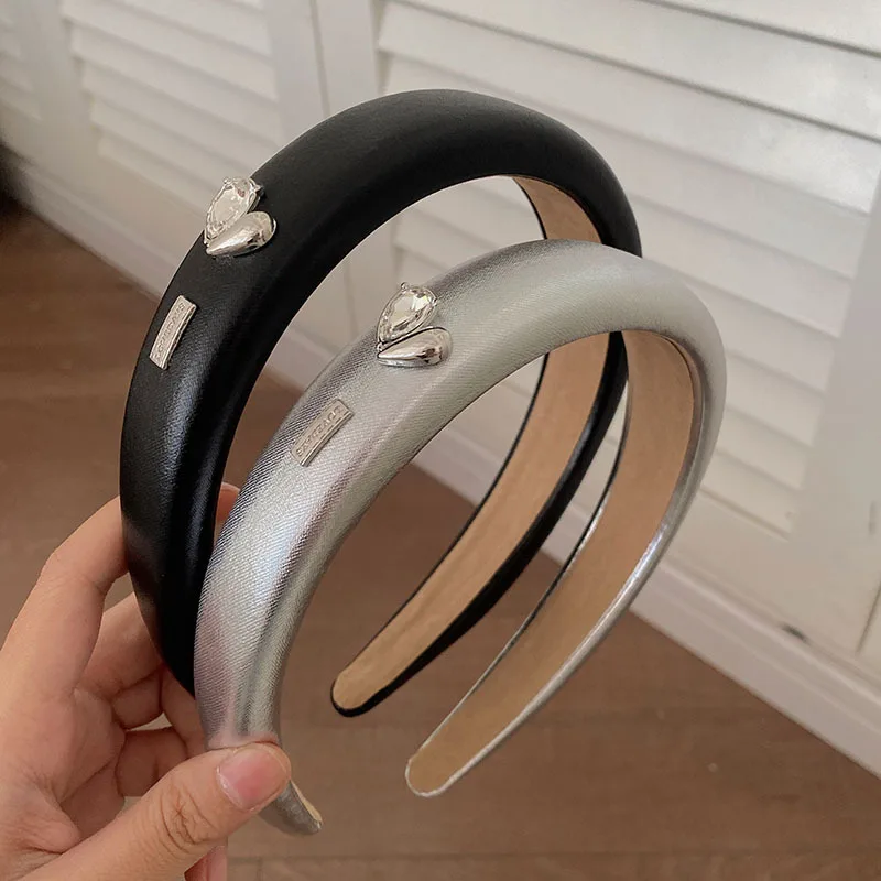 

New Leather Sponge Wide Brimmed Hair Band with High-end Feeling, Temperament, Diamond Inlaid Love, Women's Hair Band Accessories