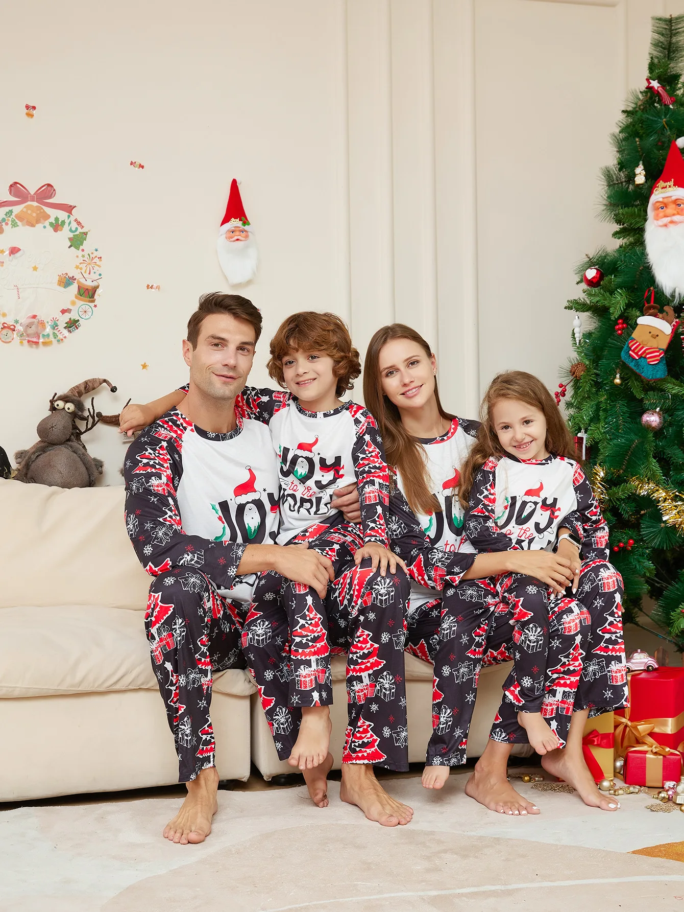 thumbnail image 4 of Conjunto de pijamas navideños a juego para toda la familia 2025 NEW JOY WORLD Estampado Disfraz navideño Pijamas familiares Pijamas Mono de bebé Ropa para perros, 4 of 5