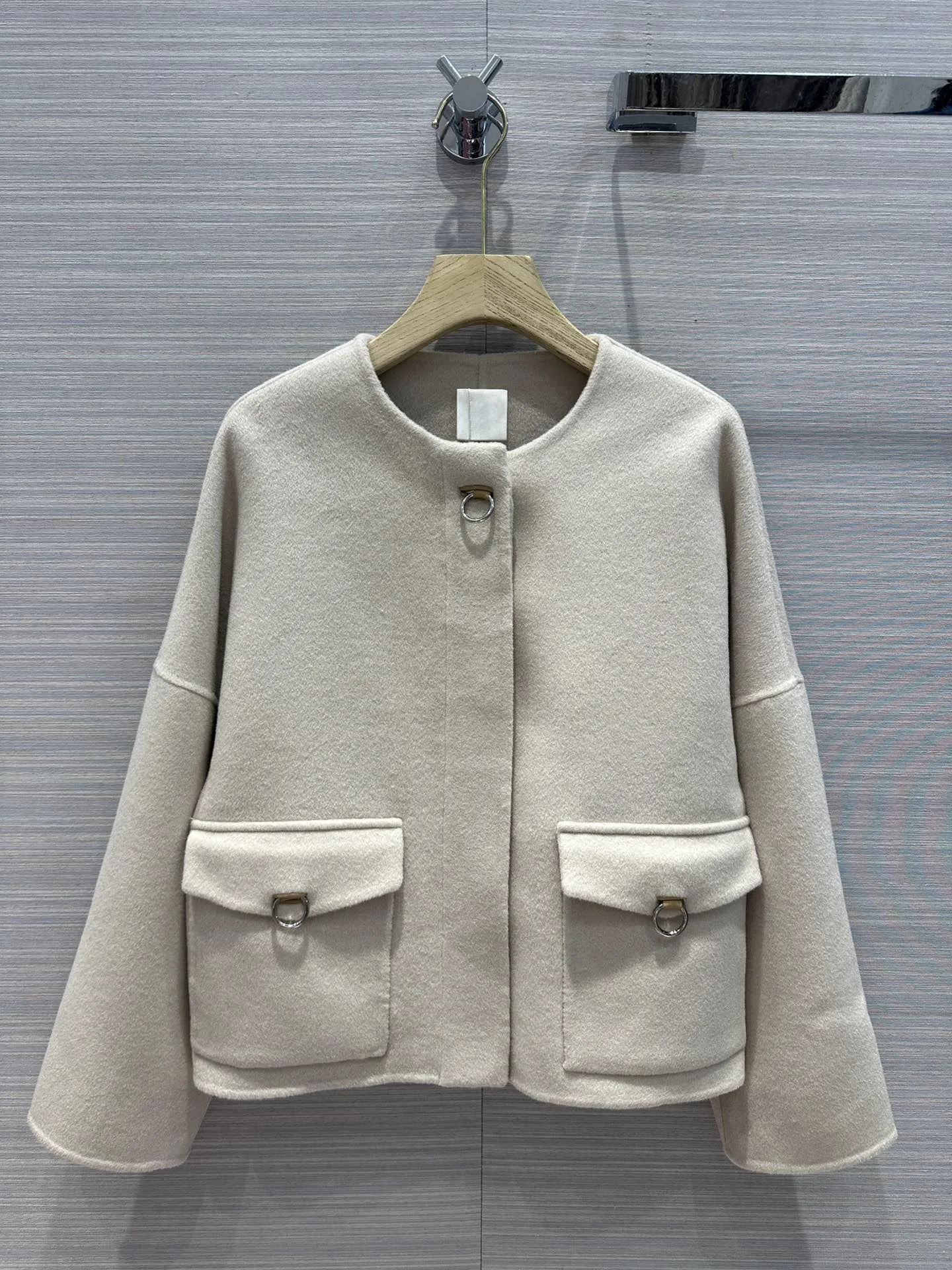 

Women's Clothing Temperament Spliced leather hardware buckle coat Autumn Winter New 010