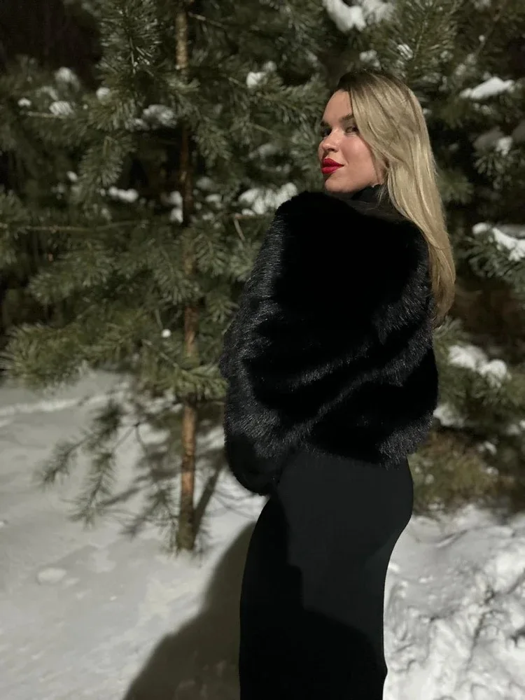 2025 Selling Autumn Winter Fluffy Fox Fur Jacket Women Thickened Warm Faux Fur Jacket Short Street Fashion Luxury Plush Jacket