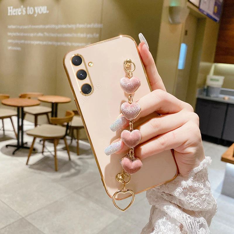 Elegant Love Heart Bracelet Plating Case - Luxury Chain Cover
